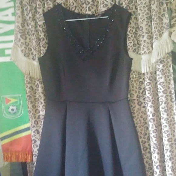 Little Black Dress - Picture 3 of 8